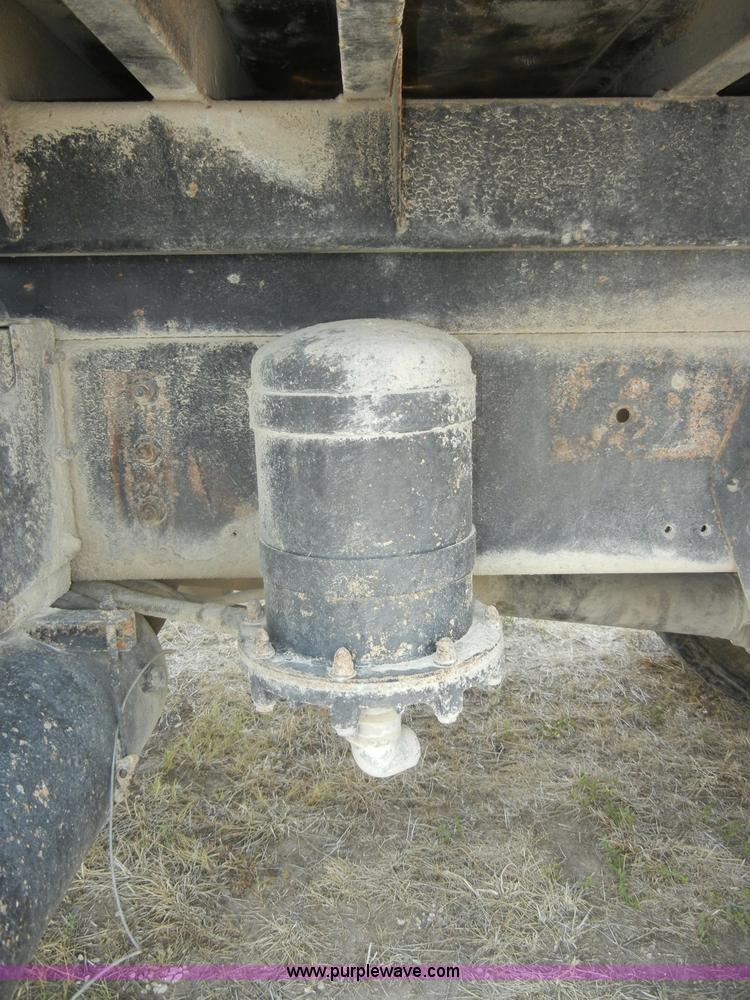 image for item D4461 1983 International S Series dump truck