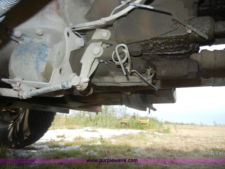 image for item D4461 1983 International S Series dump truck