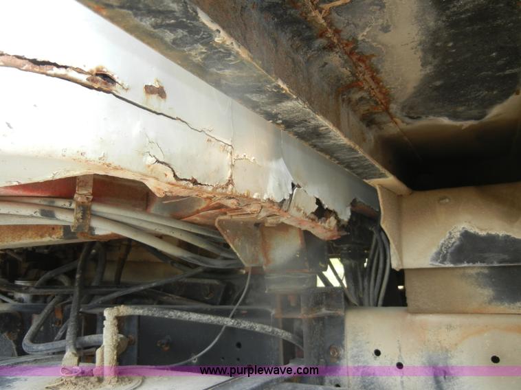 image for item D4461 1983 International S Series dump truck