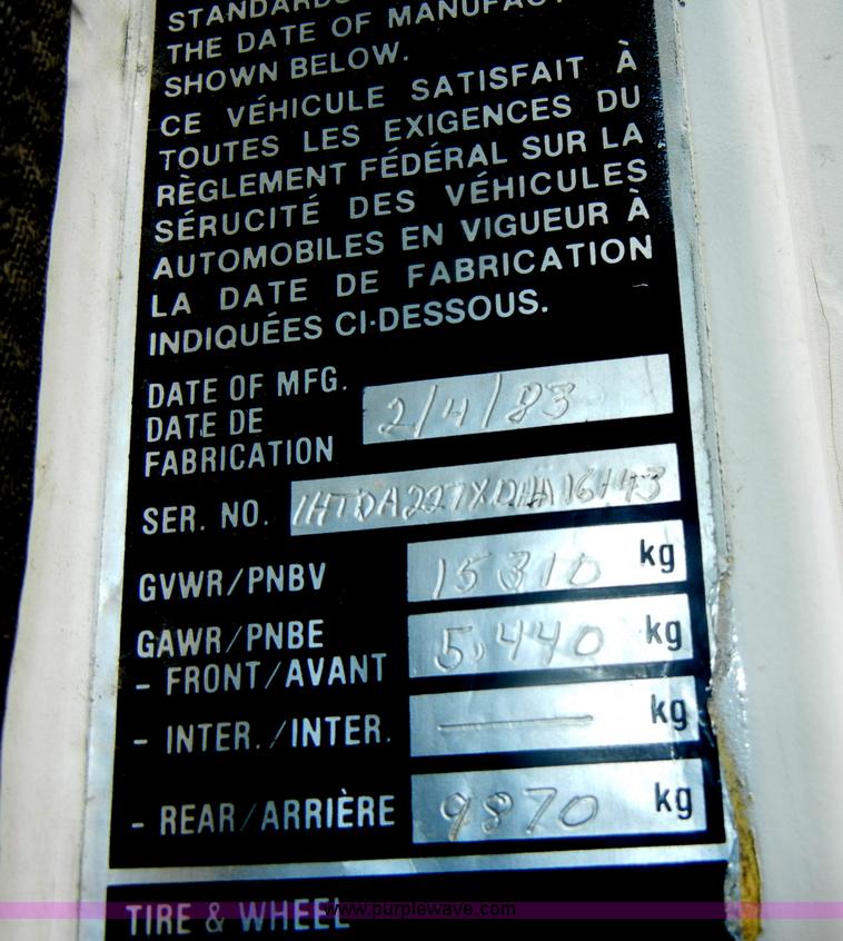 image for item D4461 1983 International S Series dump truck