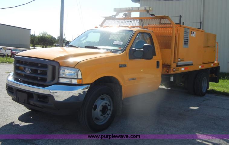 image for item D4465 2003 Ford F550 XL Super Duty boom lift utility truck