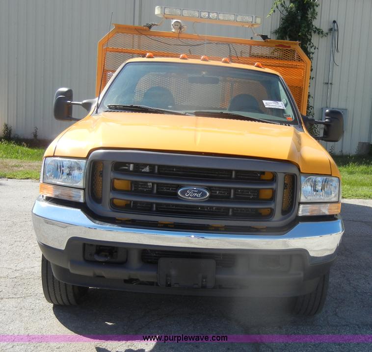 image for item D4465 2003 Ford F550 XL Super Duty boom lift utility truck