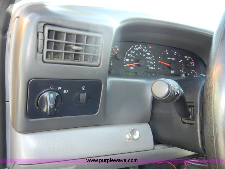 image for item D4465 2003 Ford F550 XL Super Duty boom lift utility truck