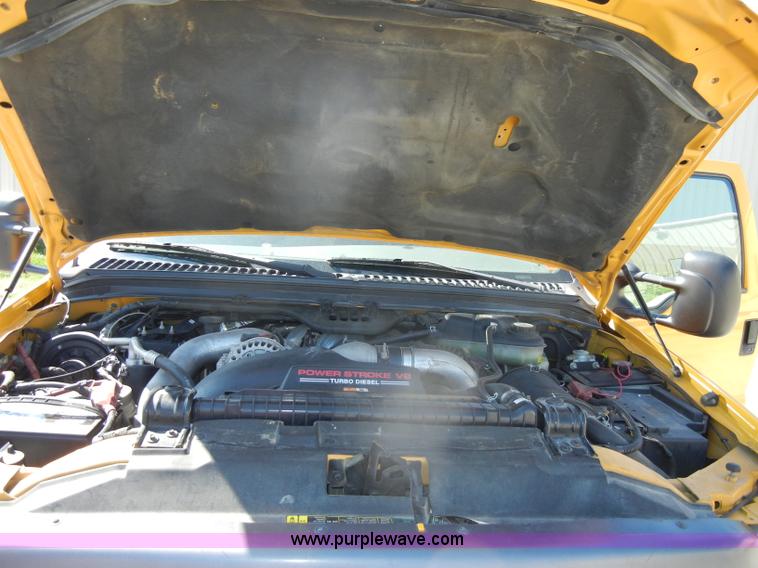 image for item D4465 2003 Ford F550 XL Super Duty boom lift utility truck