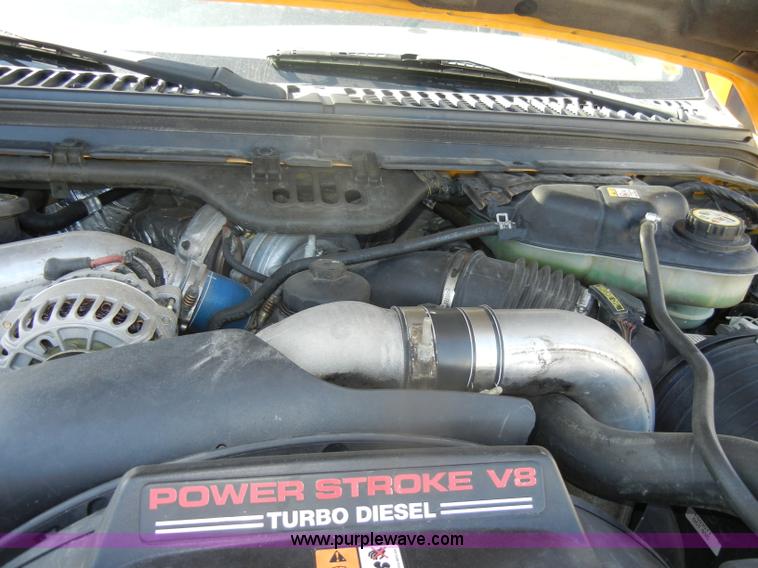 image for item D4465 2003 Ford F550 XL Super Duty boom lift utility truck