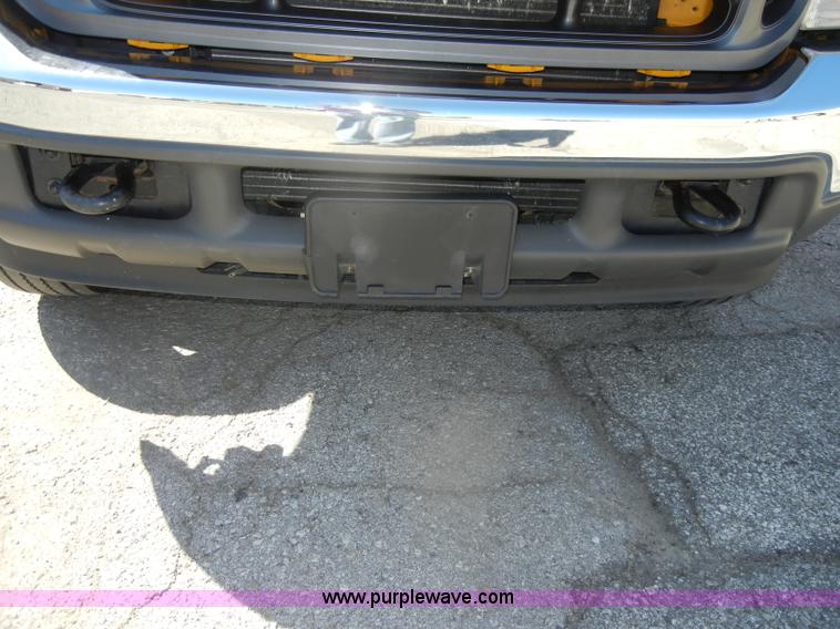 image for item D4465 2003 Ford F550 XL Super Duty boom lift utility truck