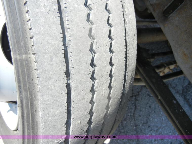 image for item D4465 2003 Ford F550 XL Super Duty boom lift utility truck