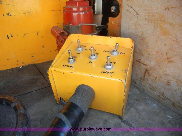 image for item D4465 2003 Ford F550 XL Super Duty boom lift utility truck