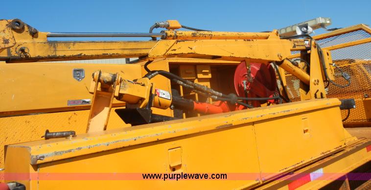 image for item D4465 2003 Ford F550 XL Super Duty boom lift utility truck