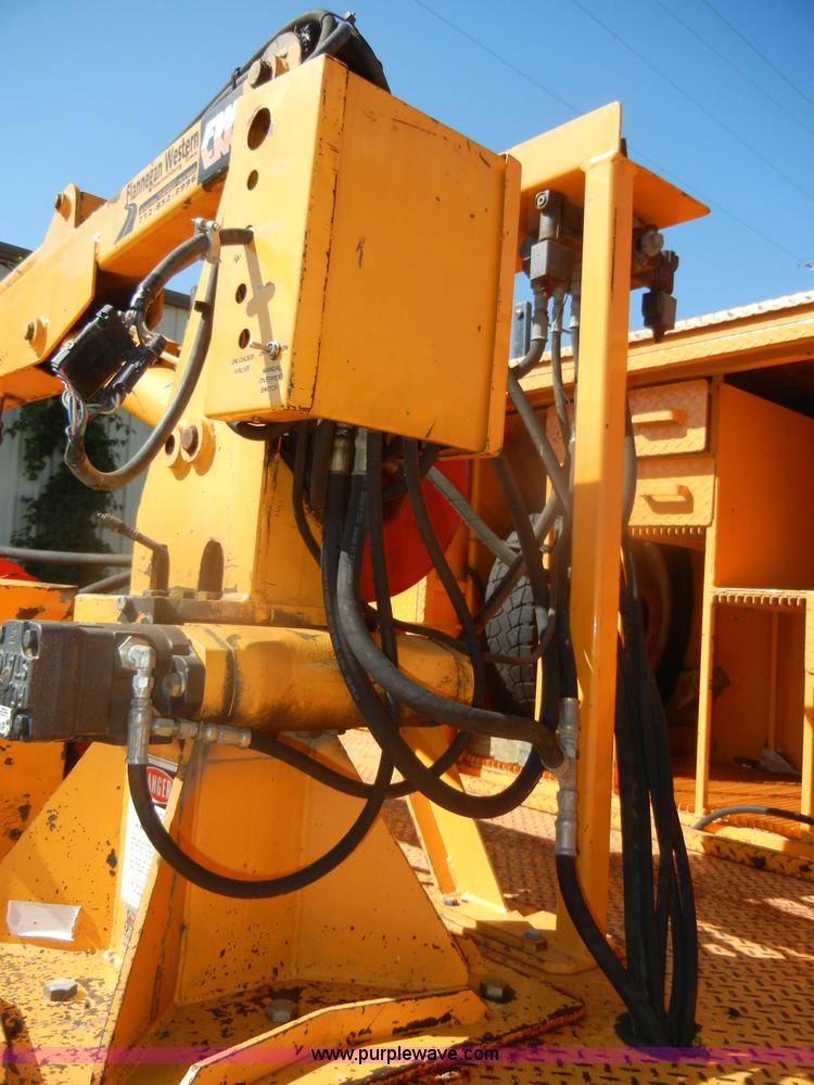 image for item D4465 2003 Ford F550 XL Super Duty boom lift utility truck