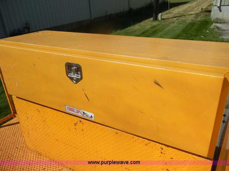 image for item D4465 2003 Ford F550 XL Super Duty boom lift utility truck