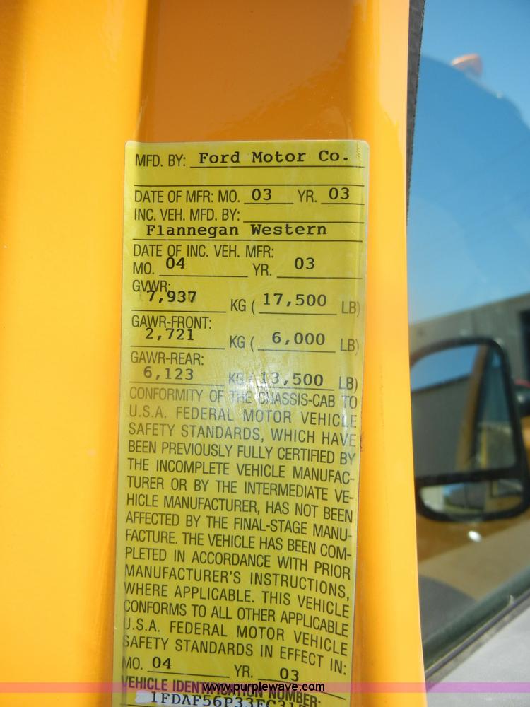 image for item D4465 2003 Ford F550 XL Super Duty boom lift utility truck