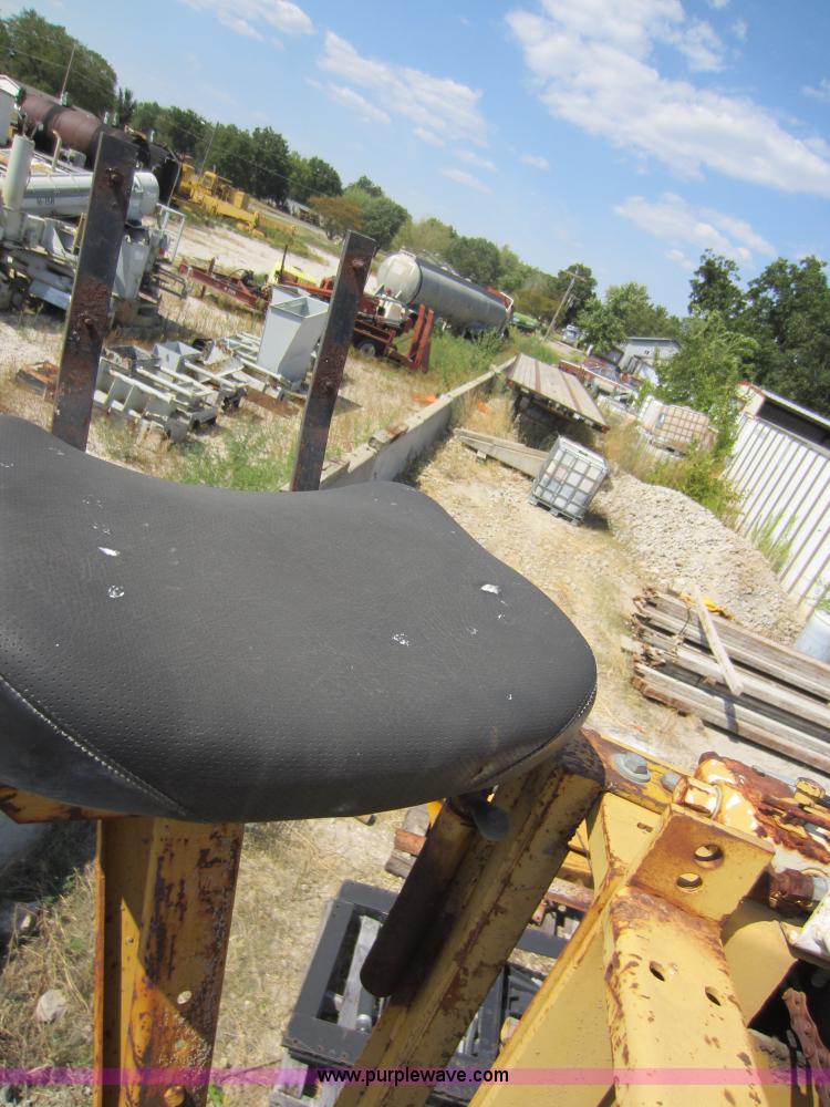 image for item D5613 Gomaco C450 bridge deck finisher