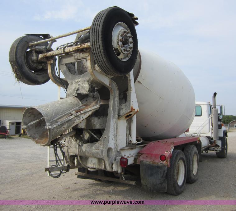 image for item D5618 1997 Mack RD690S mixer truck