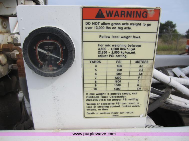 image for item D5618 1997 Mack RD690S mixer truck