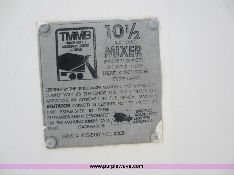 image for item D5618 1997 Mack RD690S mixer truck