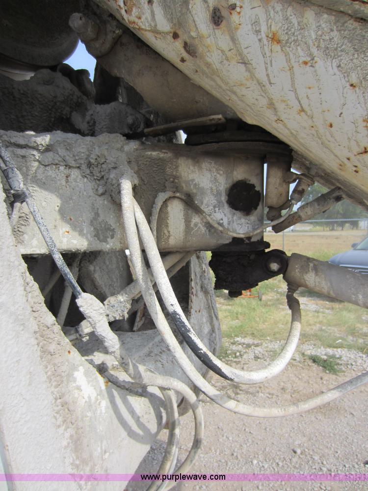 image for item D5618 1997 Mack RD690S mixer truck