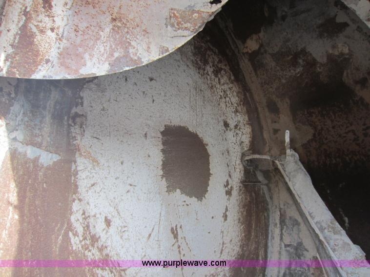 image for item D5618 1997 Mack RD690S mixer truck