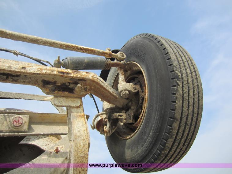 image for item D5618 1997 Mack RD690S mixer truck