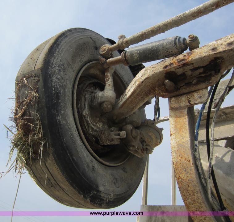 image for item D5618 1997 Mack RD690S mixer truck