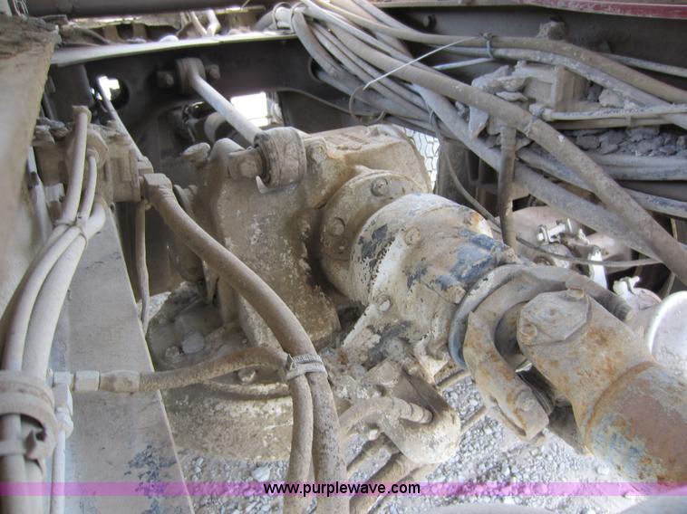 image for item D5618 1997 Mack RD690S mixer truck