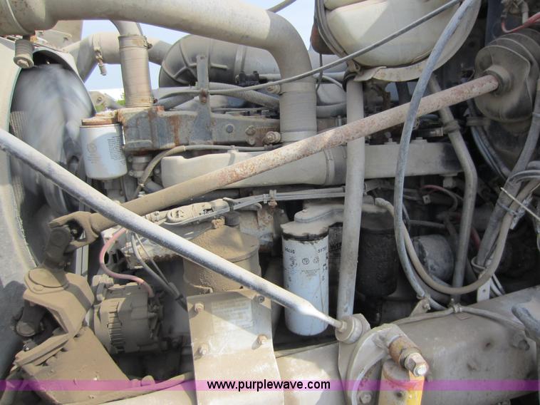 image for item D5618 1997 Mack RD690S mixer truck