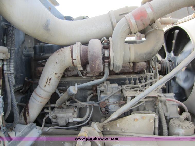 image for item D5618 1997 Mack RD690S mixer truck