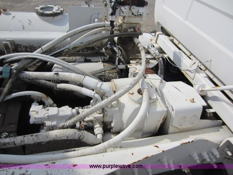 image for item D5618 1997 Mack RD690S mixer truck