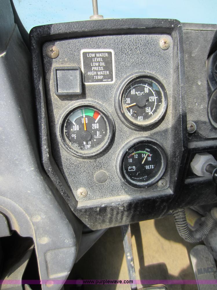 image for item D5618 1997 Mack RD690S mixer truck