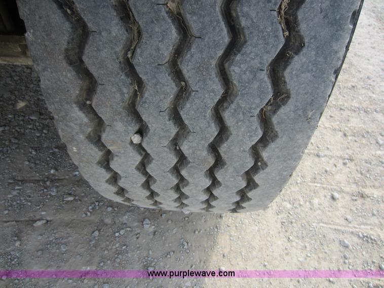 image for item D5618 1997 Mack RD690S mixer truck