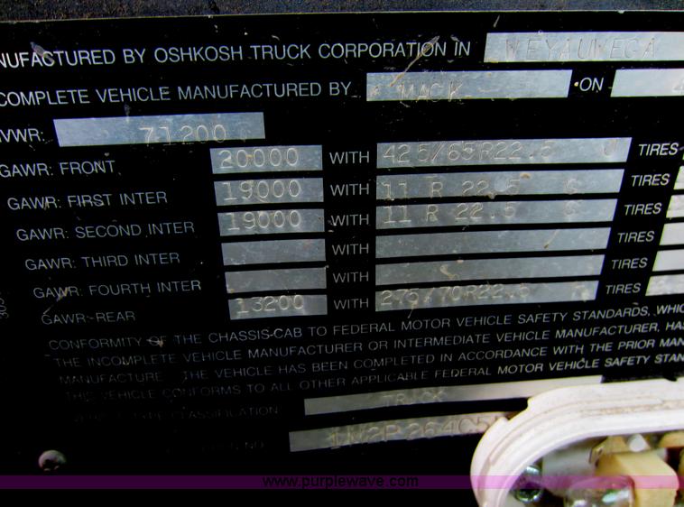 image for item D5618 1997 Mack RD690S mixer truck