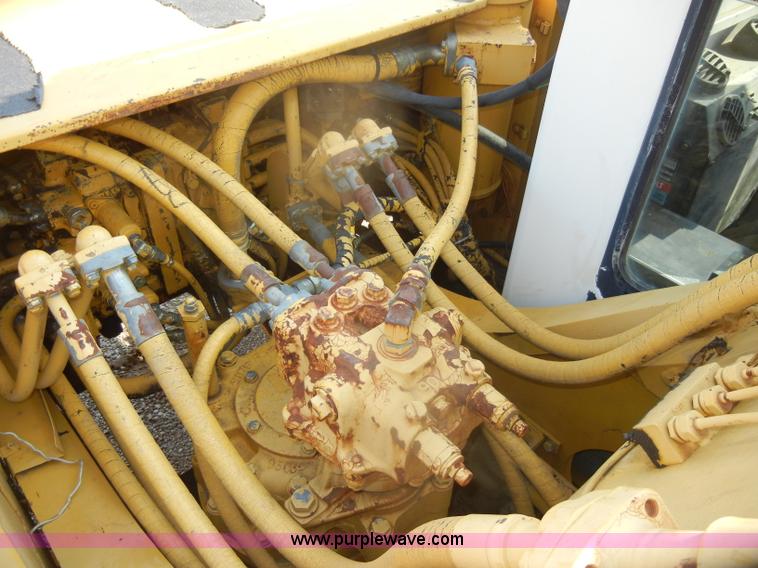 image for item D5625 Komatsu PC220LC-5L excavator