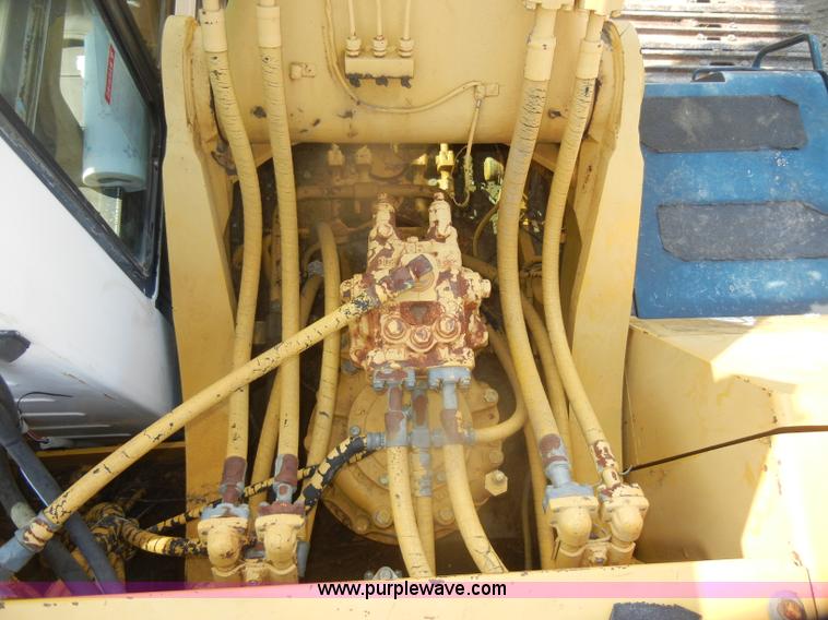 image for item D5625 Komatsu PC220LC-5L excavator