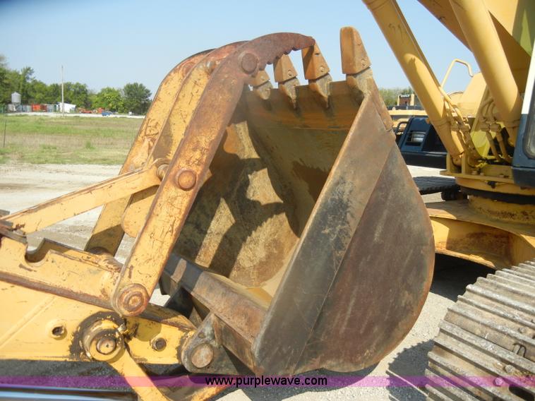 image for item D5625 Komatsu PC220LC-5L excavator