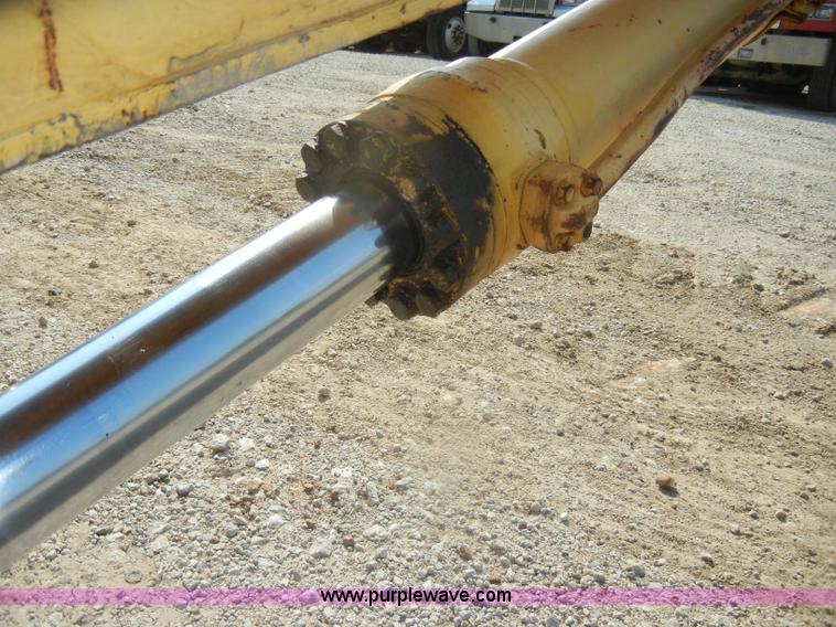 image for item D5625 Komatsu PC220LC-5L excavator