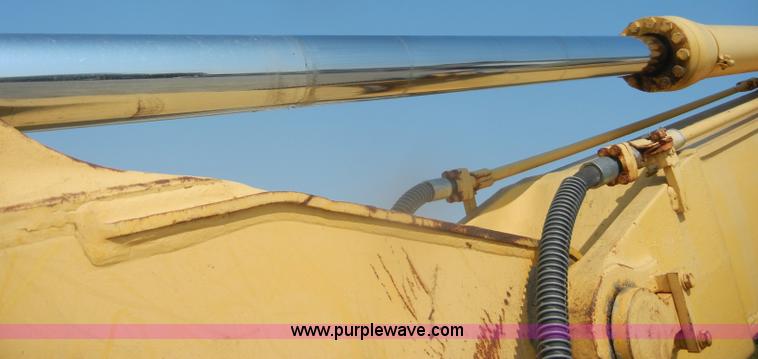 image for item D5625 Komatsu PC220LC-5L excavator