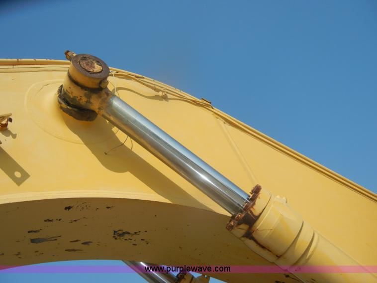 image for item D5625 Komatsu PC220LC-5L excavator