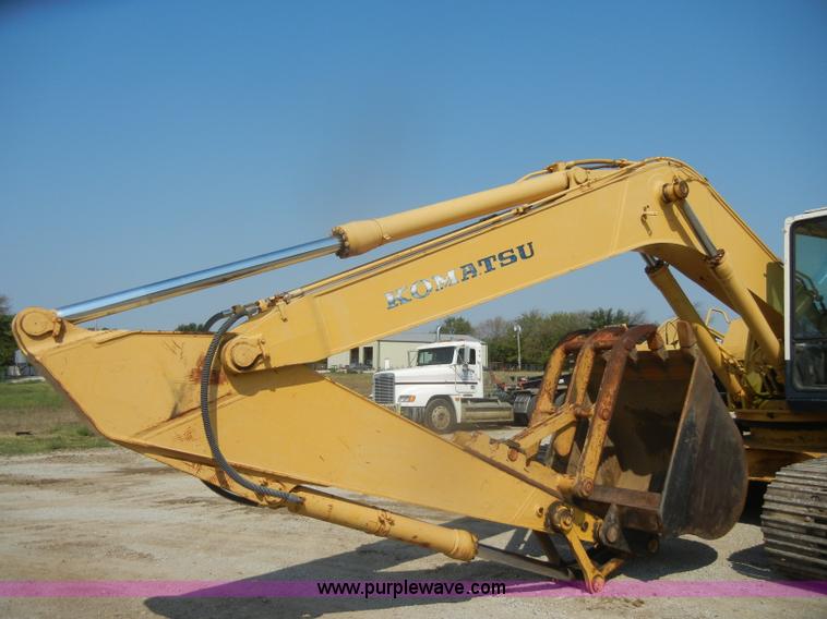 image for item D5625 Komatsu PC220LC-5L excavator