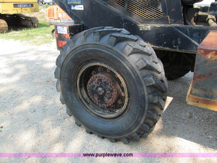 image for item E2079 Pettibone 1048 telehandler