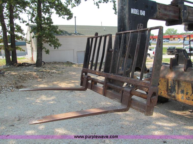 image for item E2079 Pettibone 1048 telehandler