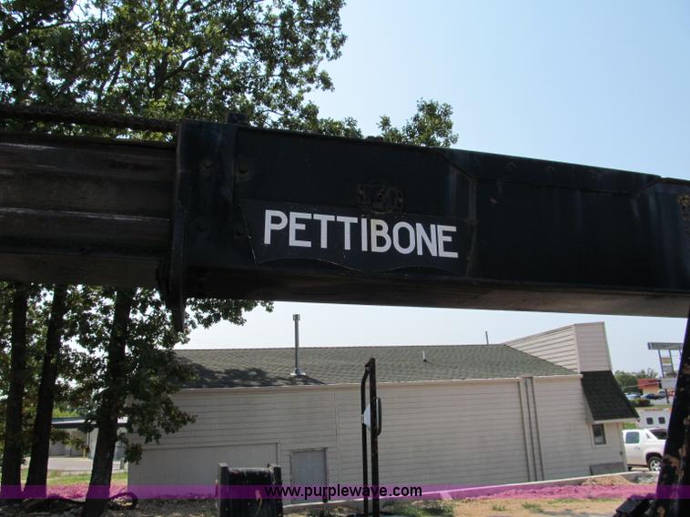 image for item E2079 Pettibone 1048 telehandler