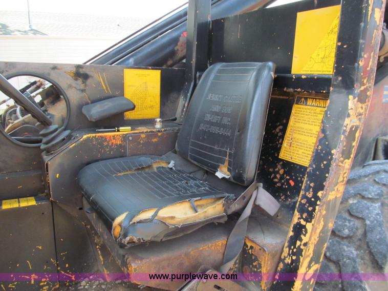 image for item E2079 Pettibone 1048 telehandler