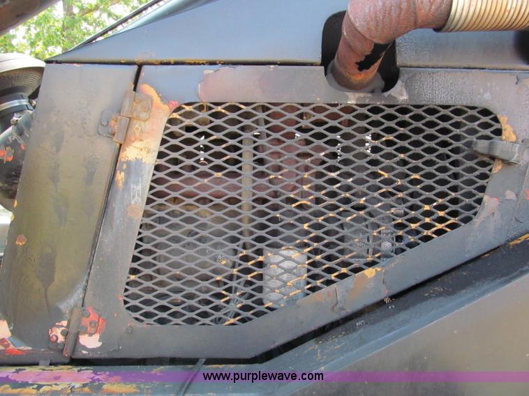 image for item E2079 Pettibone 1048 telehandler