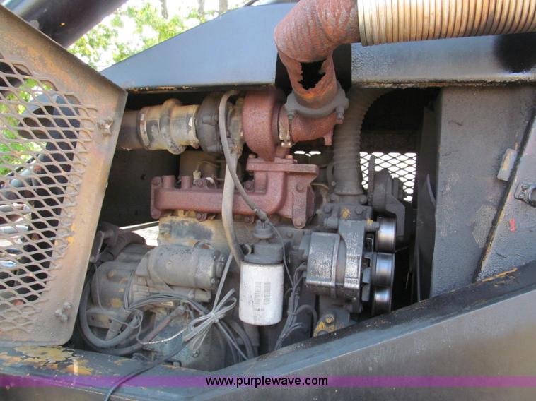 image for item E2079 Pettibone 1048 telehandler