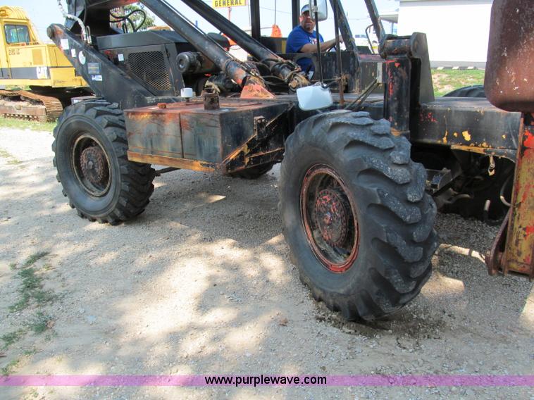 image for item E2079 Pettibone 1048 telehandler