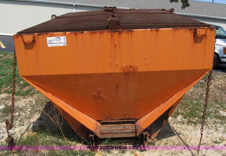 image for item E2080 Henderson 10' salt/lime spreader