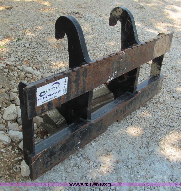 image for item E2082 Heavy duty quick attach fork carriage