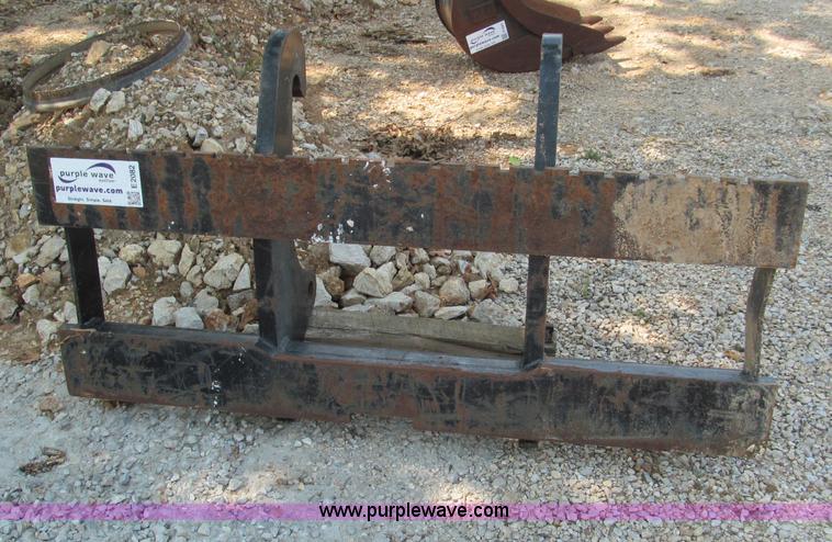 image for item E2082 Heavy duty quick attach fork carriage