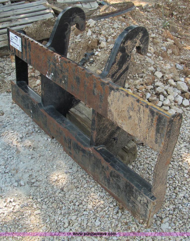 image for item E2082 Heavy duty quick attach fork carriage