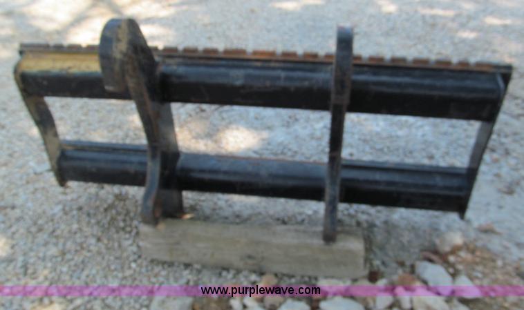 image for item E2082 Heavy duty quick attach fork carriage